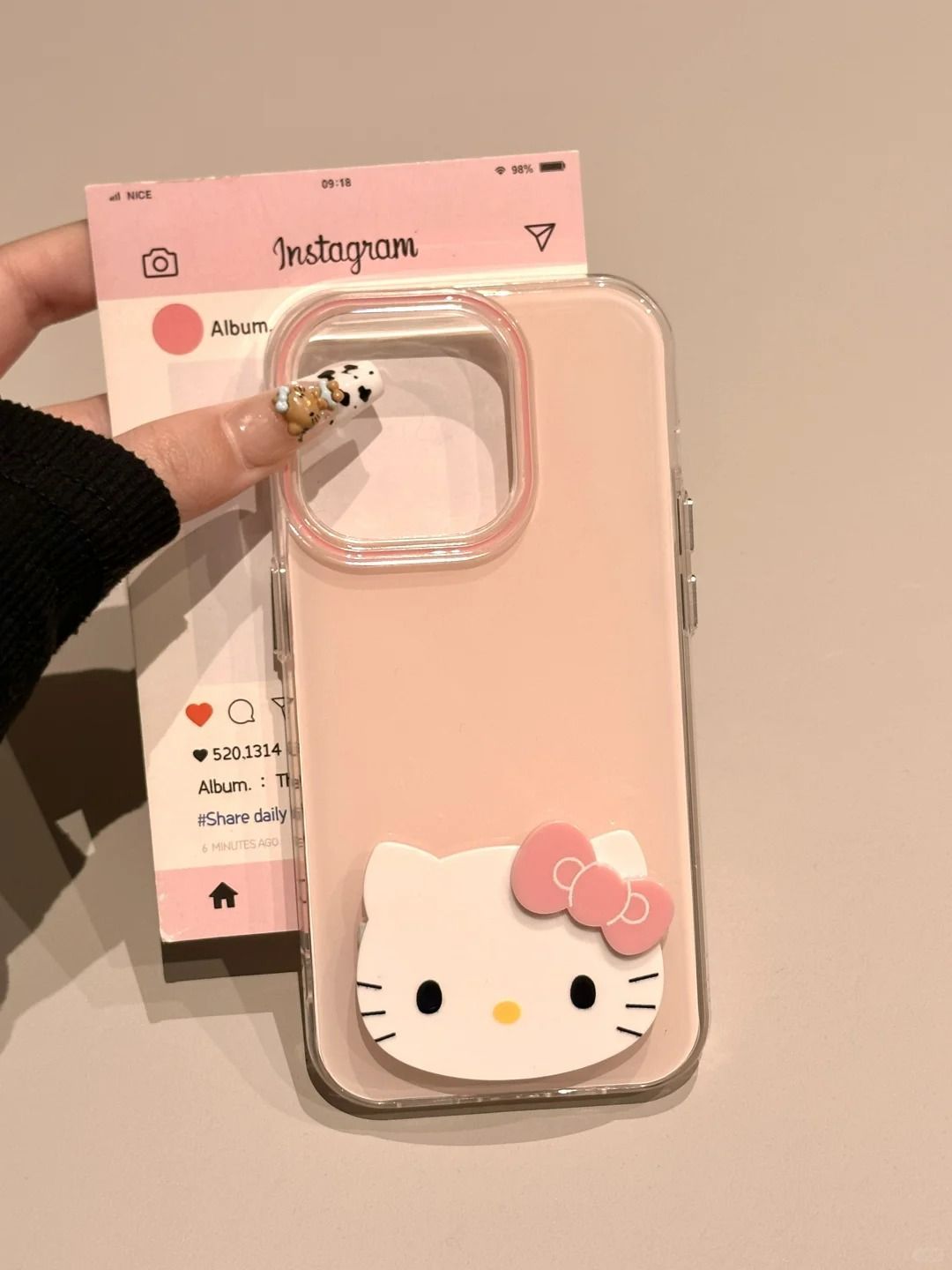 スマホケース ハローキティ フォールダブルスタンドスマホケース! 耐衝撃・防振性能に優れ、高級感あふれるスマホケースで、iPhone に対応