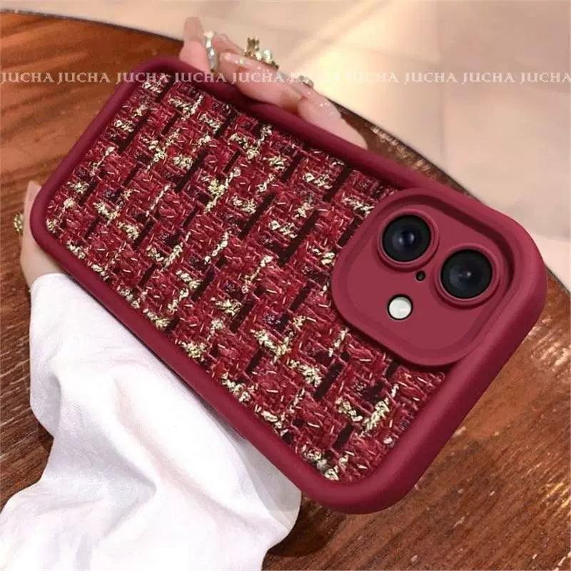 シャネル風のニット素材 高級感あふれる 全面カバー式 スマホケース iPhone に対応