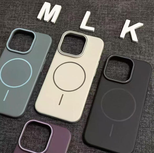 スマホケース 柔らかくて薄く、マット仕上げの細いリングマグネット付きスマホケースで、iPhone に対応