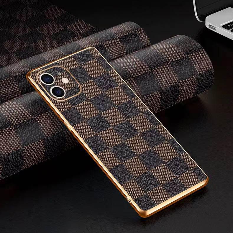 スマホケース チェック柄シリーズ  耐衝撃・防振性能に優れ、高級感あふれるスマホケースで、iPhone に対応