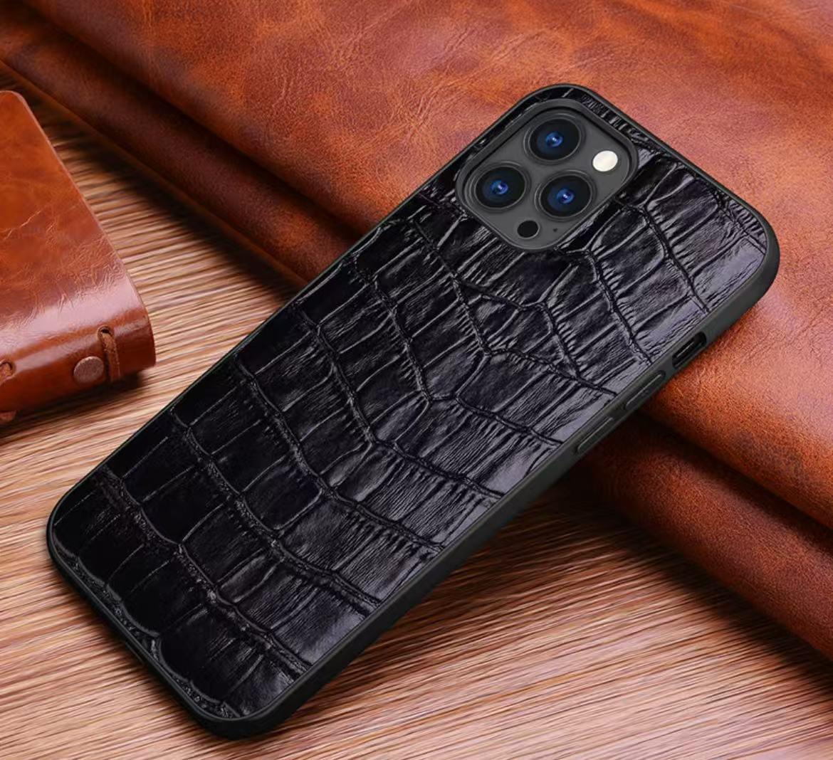 スマホケース 本格的な牛皮シリーズ  耐衝撃・防振性能に優れ、高級感あふれるスマホケースで、iPhone に対応