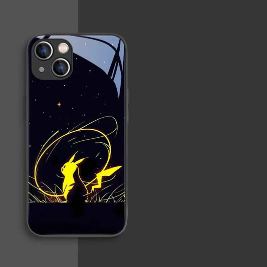 スマホケース  ポケモンがガラス质感の舞台に登場!  耐衝撃・防振性能に優れ、高級感あふれるスマホケースで、iPhone に対応