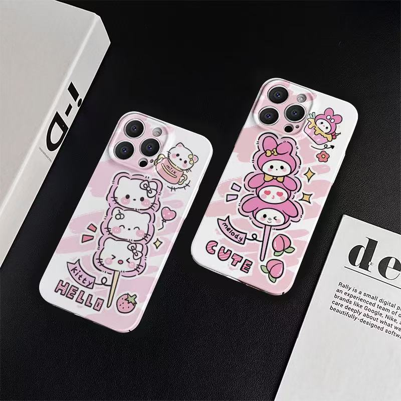 スマホケース ハローキティのつなぎテーマ 耐衝撃・防振性能に優れ、高級感あふれるスマホケースで、iPhone に対応