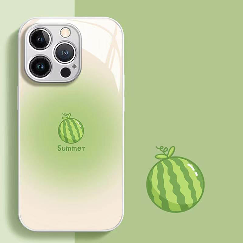 スマホケース  一口で夏の爽快感を味わえるスイカが 4 種類の魅力で登場!  耐衝撃・防振性能に優れ、高級感あふれるスマホケースで、iPhone に対応