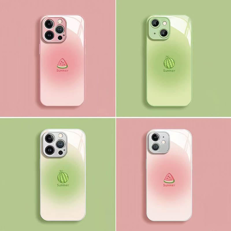 スマホケース  一口で夏の爽快感を味わえるスイカが 4 種類の魅力で登場!  耐衝撃・防振性能に優れ、高級感あふれるスマホケースで、iPhone に対応