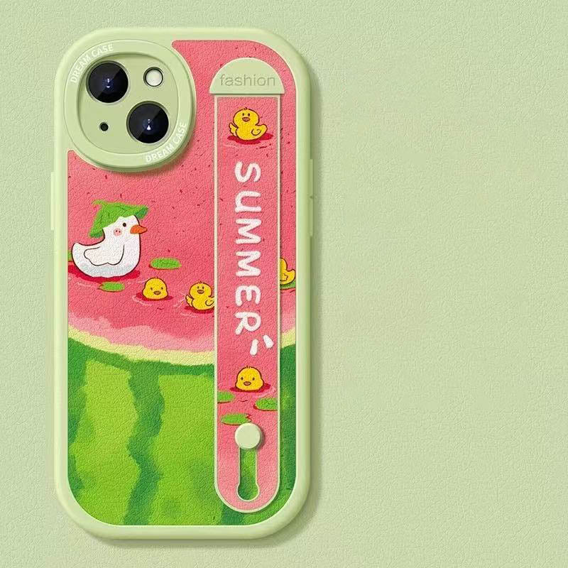 スマホケース  酷暑の夏を一口で涼しくする!全 9 種類  耐衝撃・防振性能に優れ、高級感あふれるスマホケースで、iPhone に対応