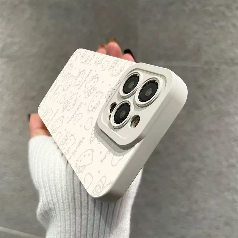 スマホケース  ハローキティと無限大のラブがケースを埋め尽くす、夢心地のデザインです!全13色  耐衝撃・防振性能に優れ、高級感あふれるスマホケースで、iPhone に対応