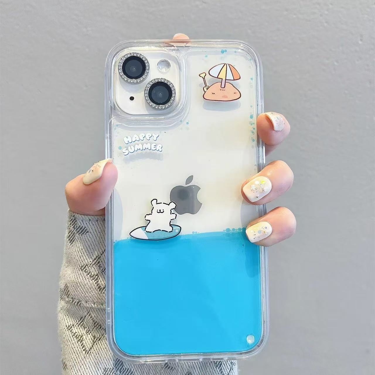 スマホケース 二合一の PC 素材で、堅牢性と軽量性を兼ね備えたスマホケースが登場!  耐衝撃・防振性能に優れ、高級感あふれるスマホケースで、iPhone に対応