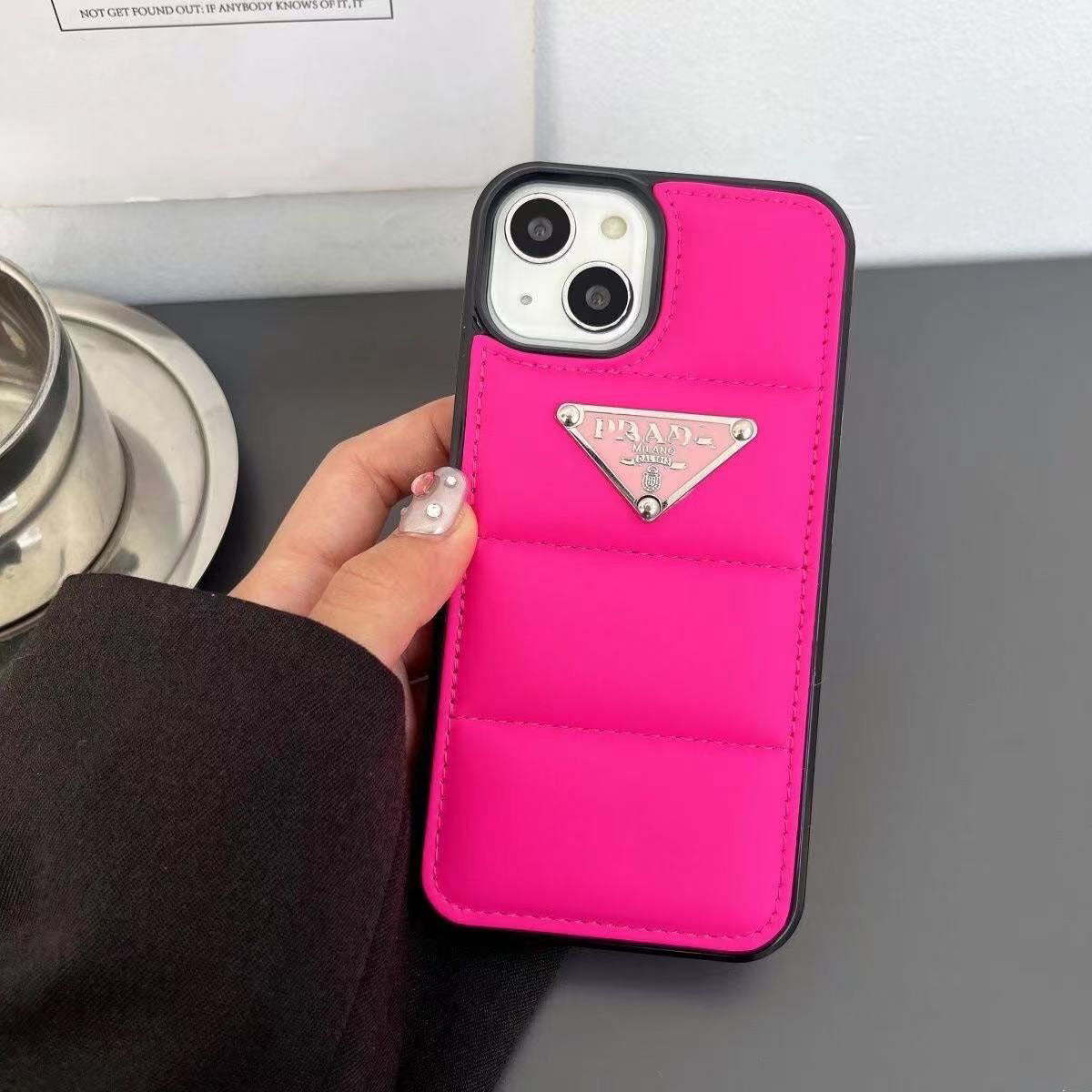 スマホケース PRA** 全5色 耐衝撃・防振性能に優れ、高級感あふれるスマホケースで、iPhone に対応