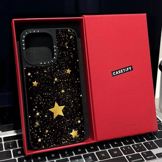 スマホケース  星いっぱいと宇宙の月をテーマ  耐衝撃・防振性能に優れ、高級感あふれるスマホケースで、iPhone に対応