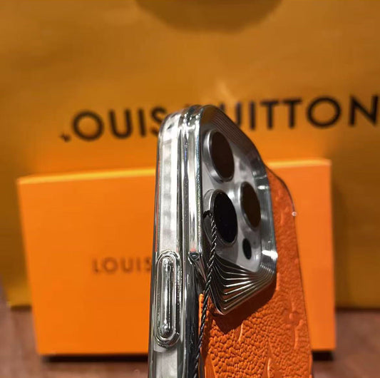 スマホケース ダブルV   耐衝撃・防振性能に優れ、高級感あふれるスマホケースで、iPhone に対応