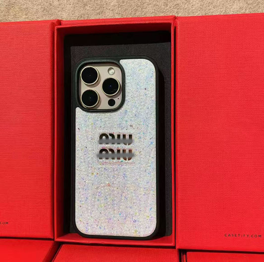 スマホケース ダブルDi**&miu  耐衝撃・防振性能に優れ、高級感あふれるスマホケースで、iPhone に対応