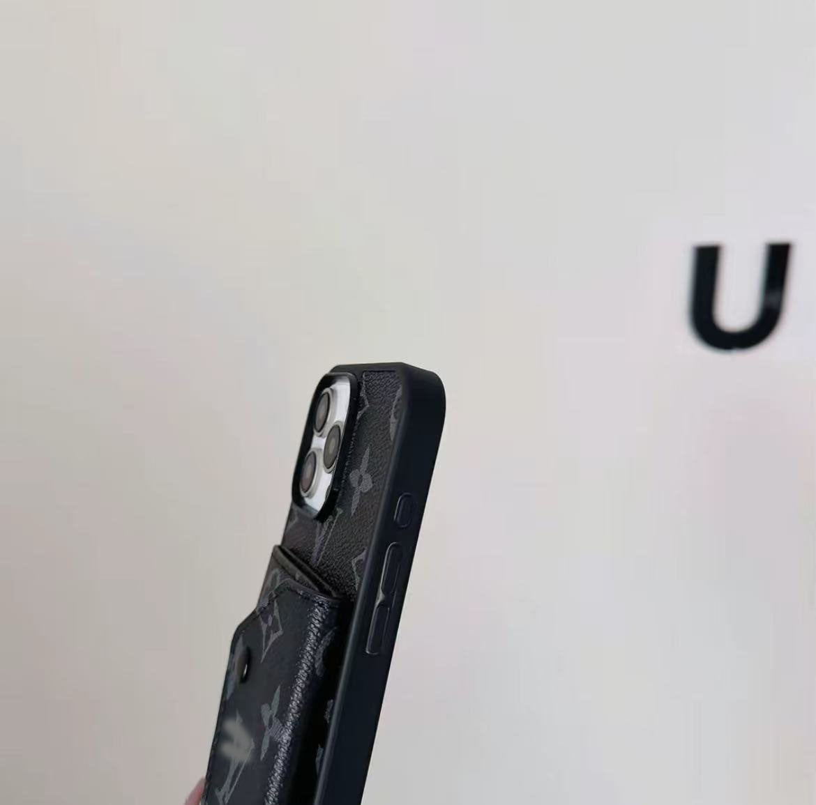 スマホケース ダブルV 紐付き カードケース付き 耐衝撃・防振性能に優れ、高級感あふれるスマホケースで、iPhone に対応