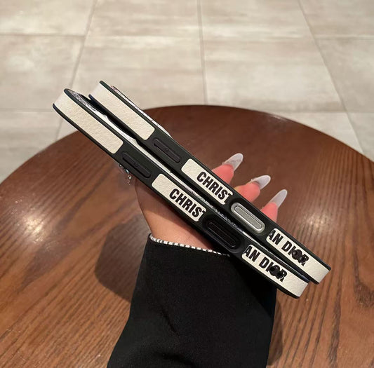 スマホケース 高級感 ダブルDi** 耐衝撃・防振性能に優れ、高級感あふれるスマホケースで、iPhone に対応