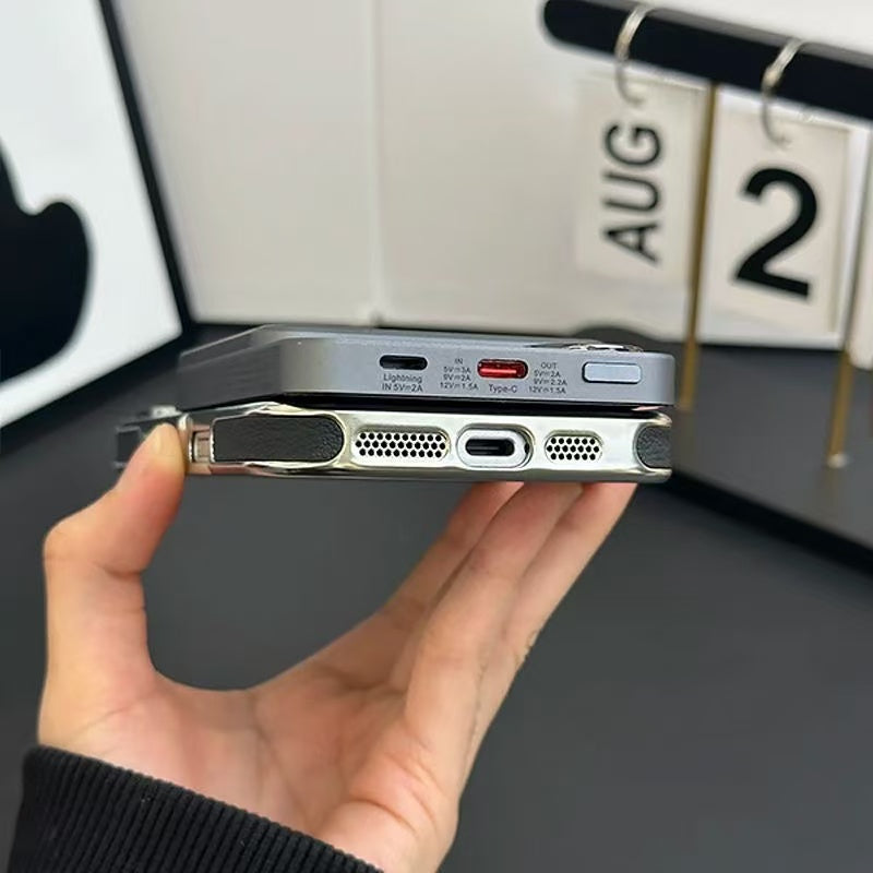 スマホケース シンプルなデザインの磁気吸着式スマホケース 耐衝撃・防振性能に優れ、高級感あふれるスマホケースで、iPhone に対応