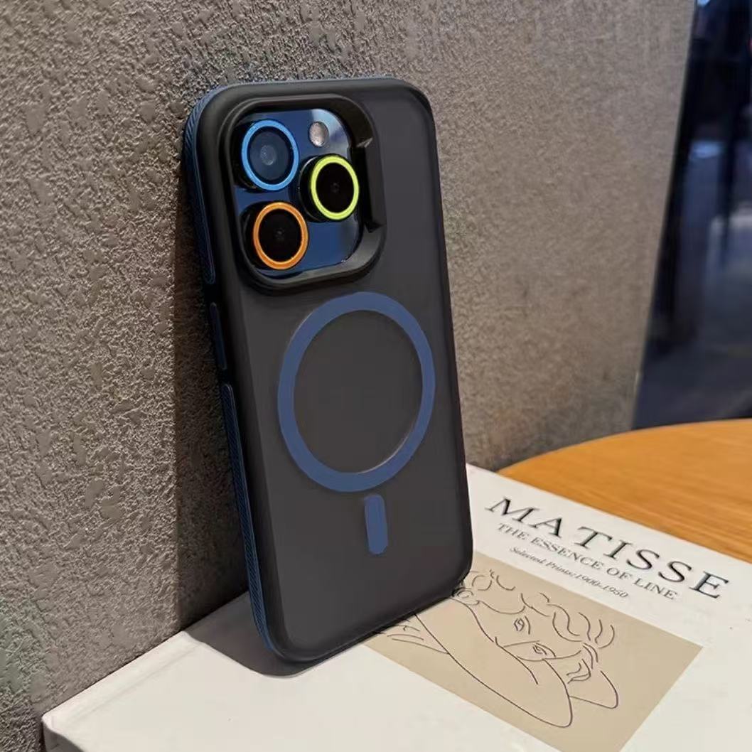 スマホケース シンプルなデザインの磁気吸着式スマホケース 夜光レンズフィルム付き 耐衝撃・防振性能に優れ、高級感あふれるスマホケースで、iPhone に対応