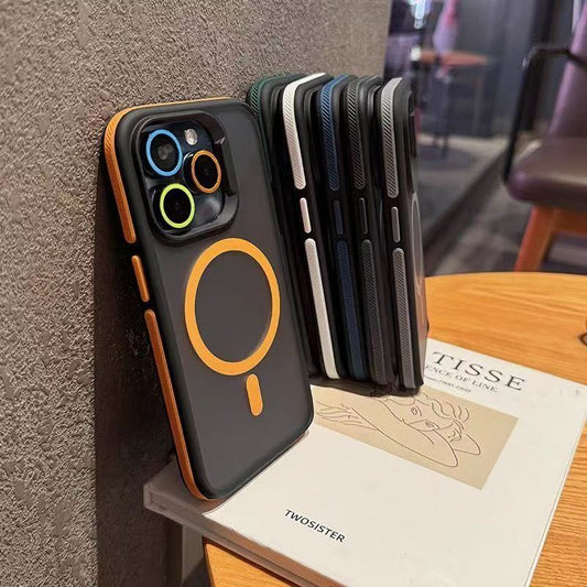 スマホケース  シンプルなデザインの磁気吸着式スマホケース 夜光レンズフィルム付き 耐衝撃・防振性能に優れ、高級感あふれるスマホケースで、iPhone に対応