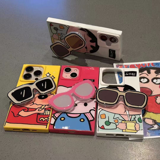 スマホケース クレヨンしんちゃんテーマ サングラス型のスタンドが付属  耐衝撃・防振性能に優れ、高級感あふれるスマホケースで、iPhone に対応