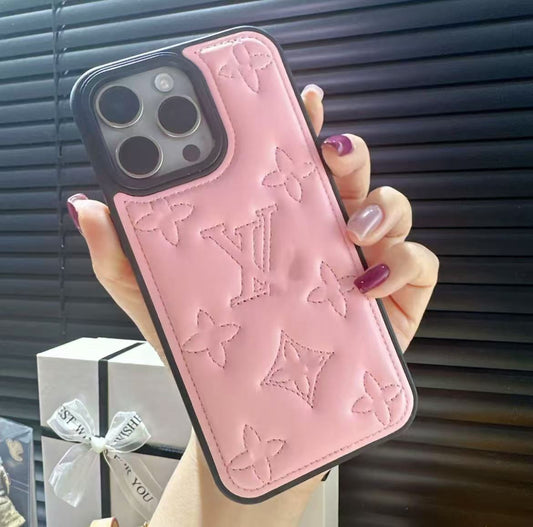 スマホケース  高級感  ダブルV  耐衝撃・防振性能に優れ、高級感あふれるスマホケースで、iPhone に対応