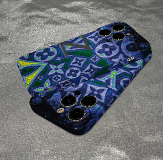 スマホケース  高級感  ダブルV  耐衝撃・防振性能に優れ、高級感あふれるスマホケースで、iPhone に対応