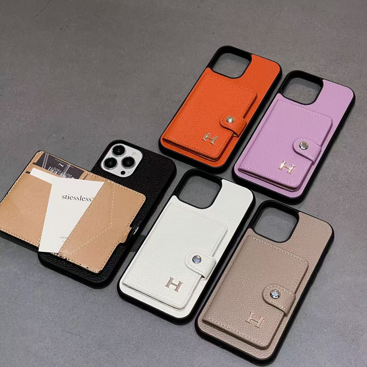 スマホケース 高級感 H ライチ柄でカードケース付き 耐衝撃・防振性能に優れ、高級感あふれるスマホケースで、iPhone に対応