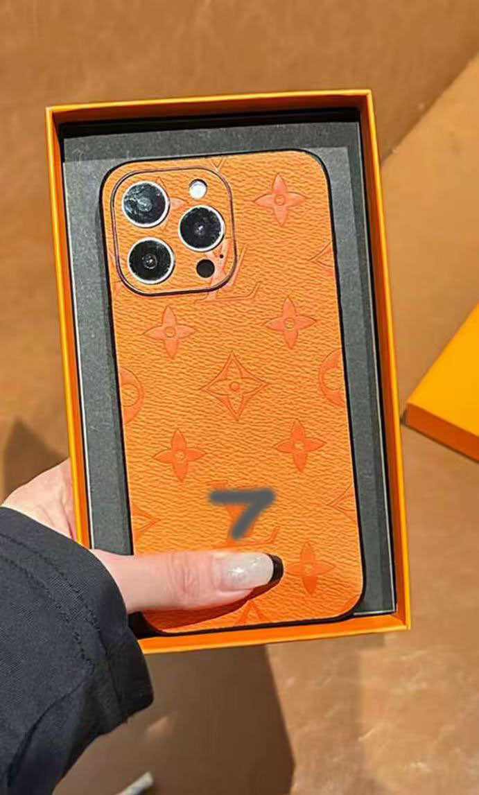 スマホケース 高級感 ダブルV 耐衝撃・防振性能に優れ、高級感あふれるスマホケースで、iPhone に対応