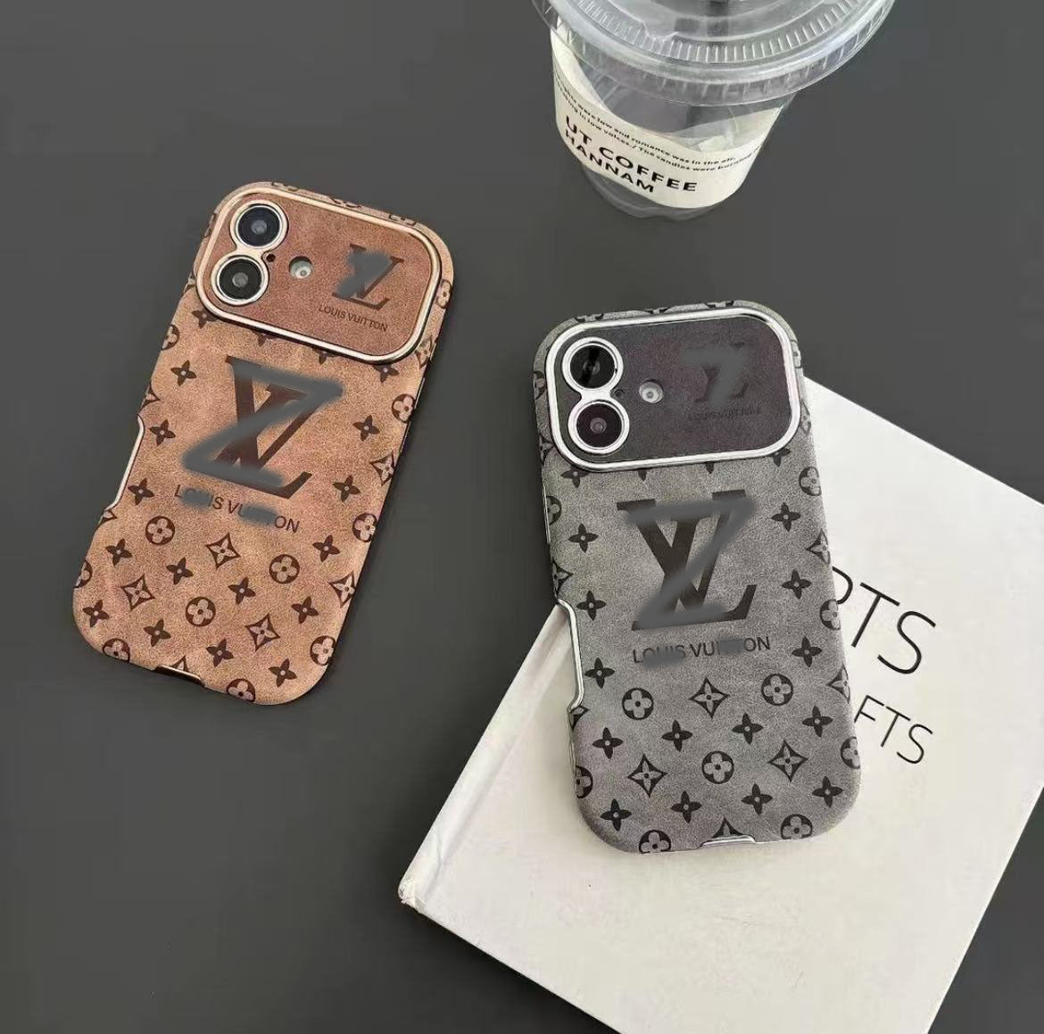 スマホケース マット調の質感 ダブルV 耐衝撃・防振性能に優れ、高級感あふれるスマホケースで、iPhone に対応
