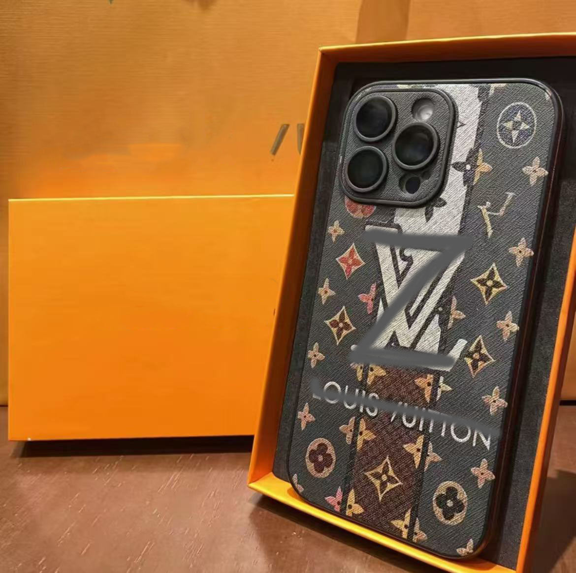 スマホケース 革製高級感 ダブルV 耐衝撃・防振性能に優れ、高級感あふれるスマホケースで、iPhone に対応