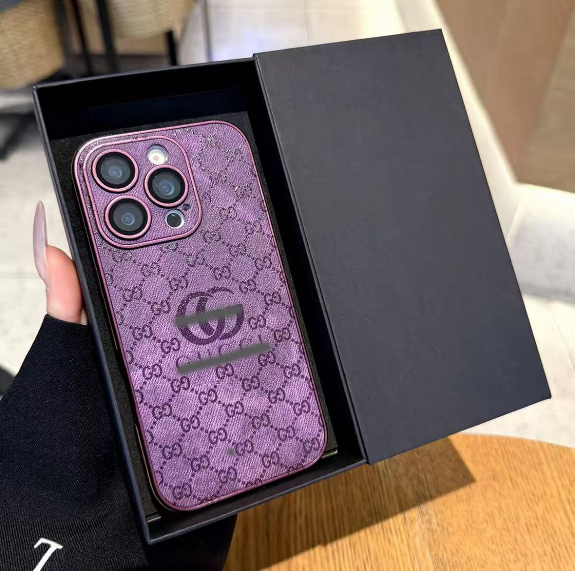 スマホケース デニム素材高級感 ダブルG 耐衝撃・防振性能に優れ、高級感あふれるスマホケースで、iPhone に対応