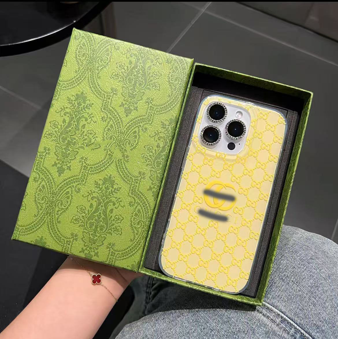 スマホケース 高級感 ダブルG 耐衝撃・防振性能に優れ、高級感あふれるスマホケースで、iPhone に対応