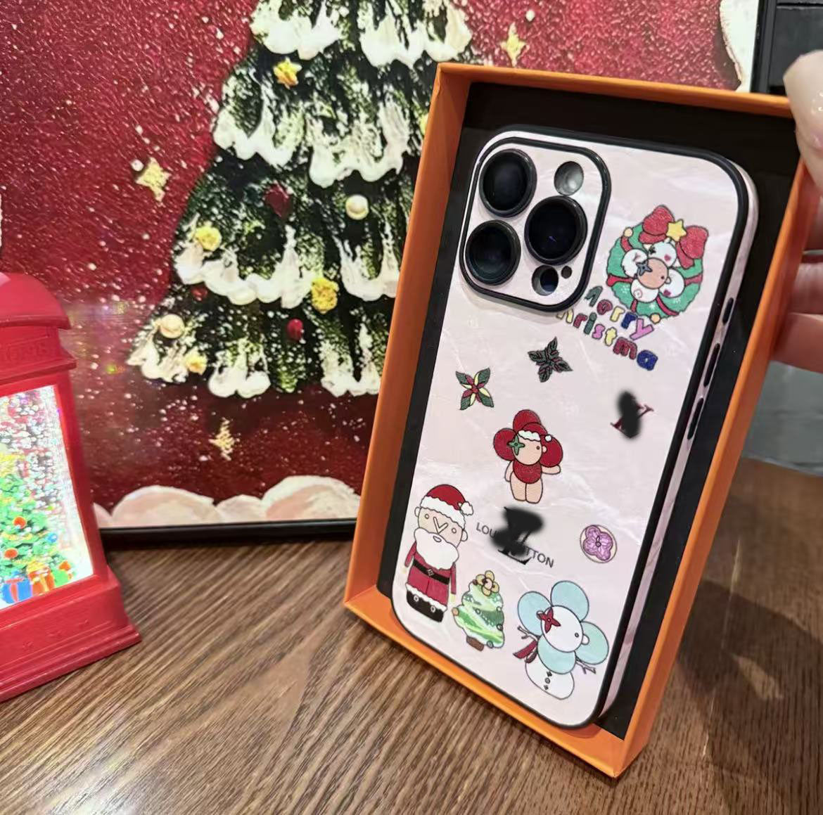 スマホケース クリスマスシリーズ 高級感 ダブルV 耐衝撃・防振性能に優れ、高級感あふれるスマホケースで、iPhone に対応