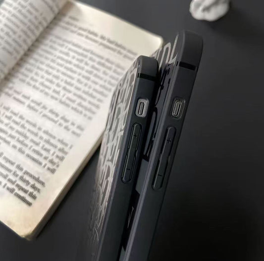 スマホケース  高級感PU 素材  ダブルDI** 耐衝撃・防振性能に優れ、高級感あふれるスマホケースで、iPhone11~17 に対応