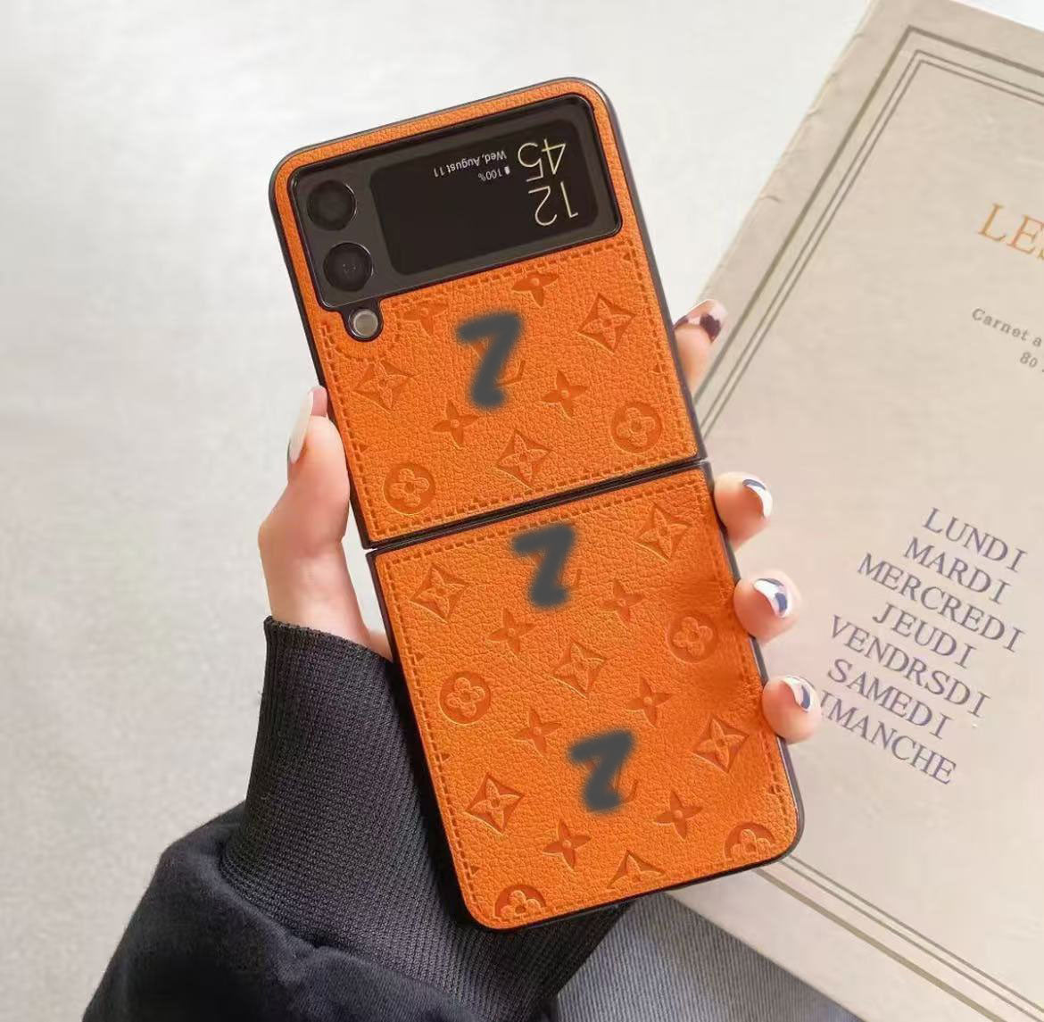 スマホケース 高級感 ダブルV Galaxy Z Flip 専用 耐衝撃・防振性能に優れ、高級感あふれるスマホケースで、iPhone に対応