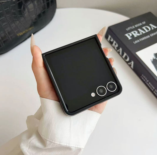 スマホケース  高級感   ダブルPRA**  Galaxy Z Flip 専用  耐衝撃・防振性能に優れ、高級感あふれるスマホケースで、iPhone に対応