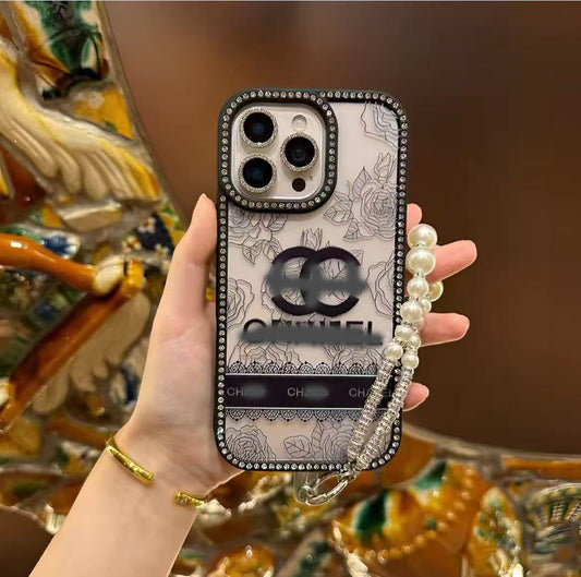 スマホケース  両面ダイヤモンドドット + ブレスレット  ダブルC  耐衝撃・防振性能に優れ、高級感あふれるスマホケースで、iPhone11~17 に対応