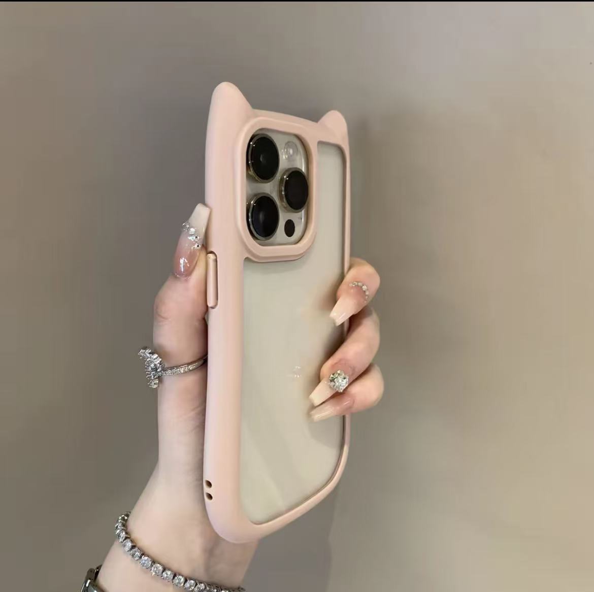 【期間限定セール】 スマホケース 可愛い立体猫ちゃんの耳 耐衝撃・防振性能に優れ、高級感あふれるスマホケースで、iPhone に対応