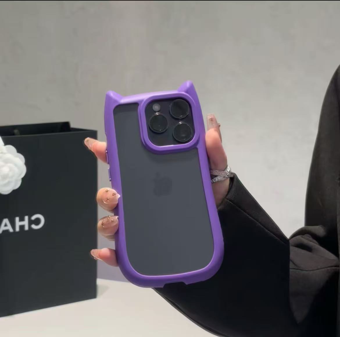 【期間限定セール】 スマホケース 可愛い立体猫ちゃんの耳 耐衝撃・防振性能に優れ、高級感あふれるスマホケースで、iPhone に対応