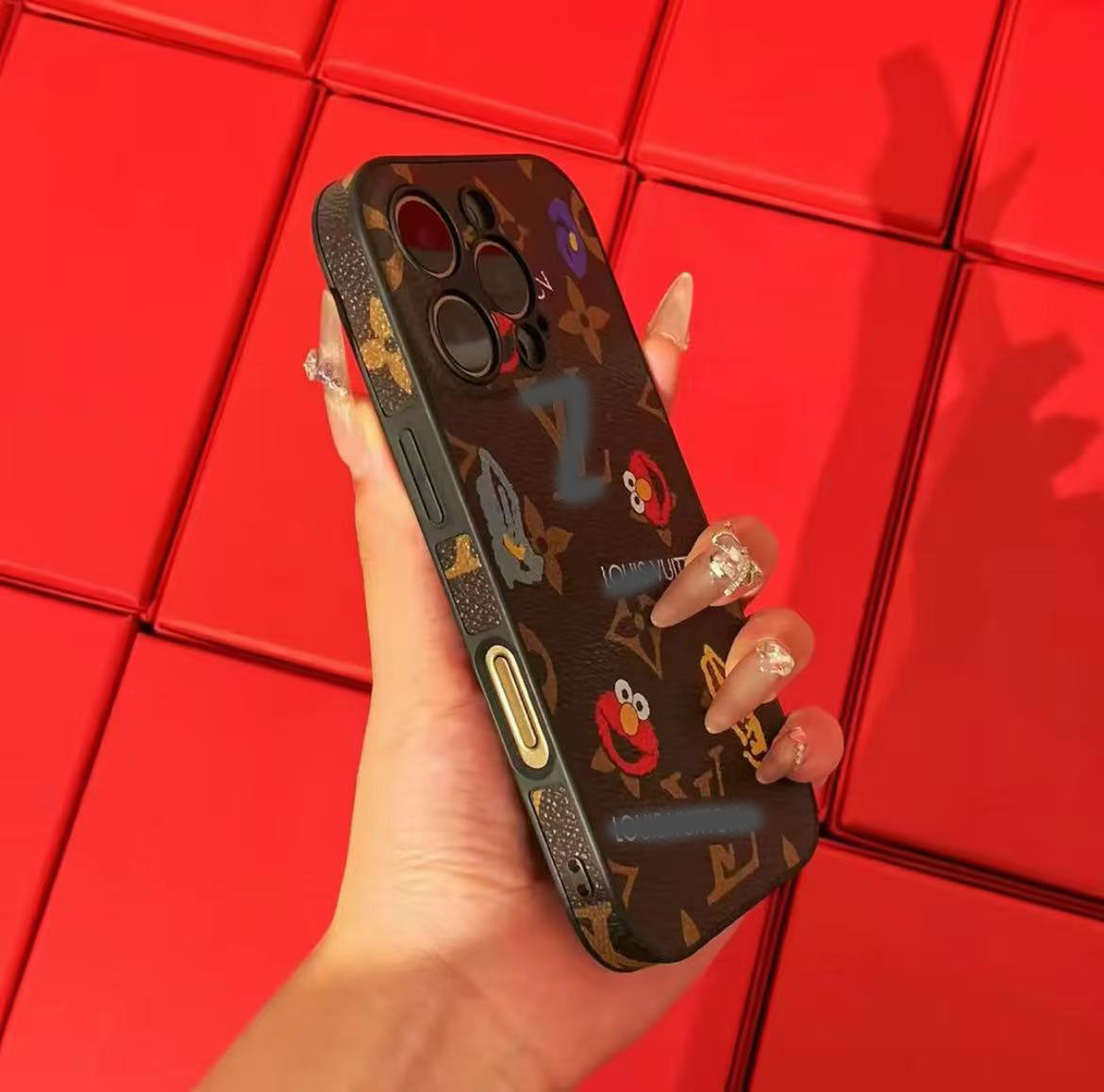 スマホケース 高級感 グラフィティ ダブルV 耐衝撃・防振性能に優れ、高級感あふれるスマホケースで、iPhone に対応