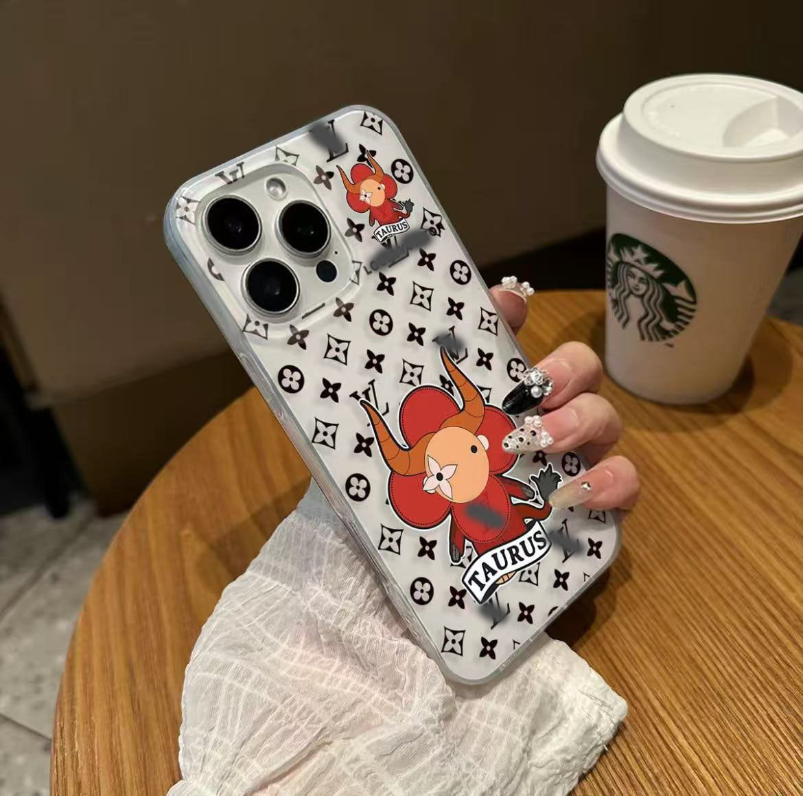 スマホケース  ダブルV 12 星座柄 耐衝撃・防振性能に優れ、高級感あふれるスマホケースで、iPhone11~16 に対応