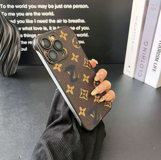 スマホケース  高級感ノーボーダーマホケース  ダブルV 耐衝撃・防振性能に優れ、高級感あふれるスマホケースで、iPhone13~16 に対応