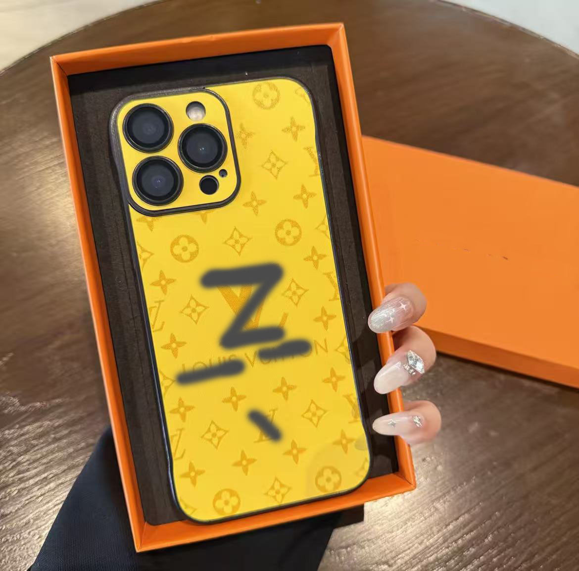 スマホケース  高級感ノーボーダーマホケース  ダブルV 耐衝撃・防振性能に優れ、高級感あふれるスマホケースで、iPhone12~17 に対応