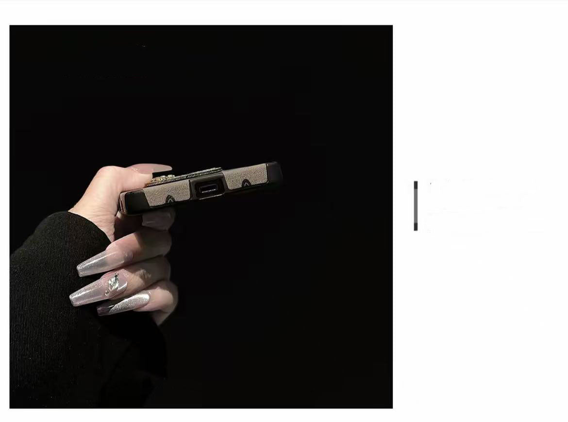 スマホケース 高級感ブレスレットを付き ダブルV 耐衝撃・防振性能に優れ、高級感あふれるスマホケースで、iPhone11~17 に対応