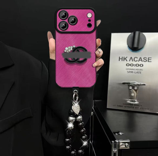 スマホケース  高級感ブレスレットを付き  ダブルC  耐衝撃・防振性能に優れ、高級感あふれるスマホケースで、iPhone11~17 に対応