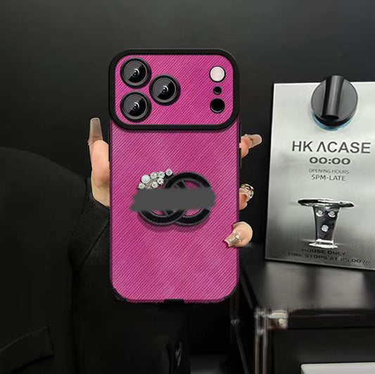 スマホケース  高級感ブレスレットを付き  ダブルC  耐衝撃・防振性能に優れ、高級感あふれるスマホケースで、iPhone11~17 に対応