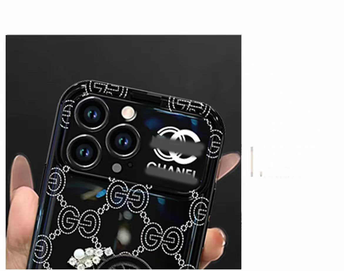 スマホケース 高級感大きな窓付き ダブルC ブレスレットを付き 耐衝撃・防振性能に優れ、高級感あふれるスマホケースで、iPhone11~17 に対応