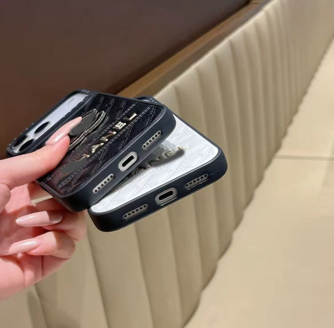 スマホケース 高級感 ダブルCC 耐衝撃・防振性能に優れ、高級感あふれるスマホケースで、iPhone12~17 に対応