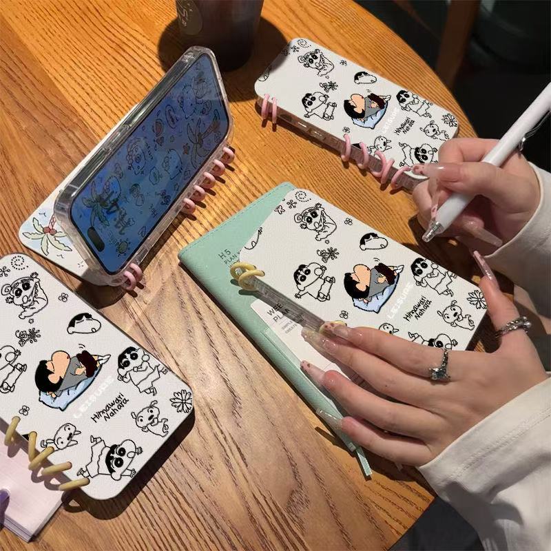 本型スマホケース クレヨンしんちゃんの寝顔テーマ 手帳型スマホケース  キャラクターの柔らかい 折りたたみ式 ノート型 スマホケース  iPhone に対応