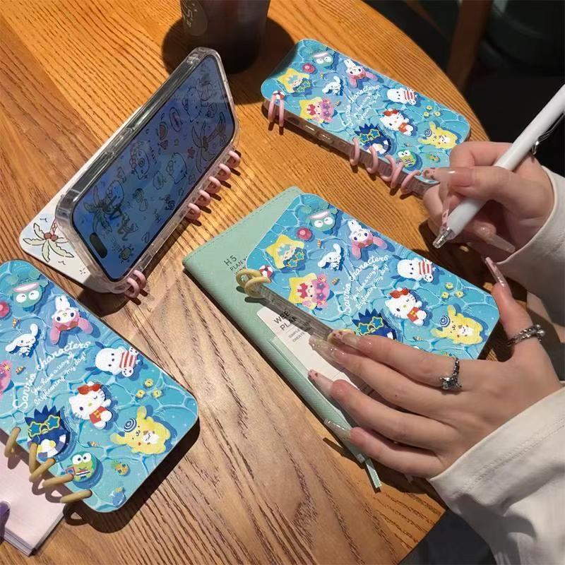 本型スマホケース サンリオ人気キャラクター「プールコレクション」テーマ 手帳型スマホケース  キャラクターの柔らかい 折りたたみ式 ノート型 スマホケース  iPhone に対応