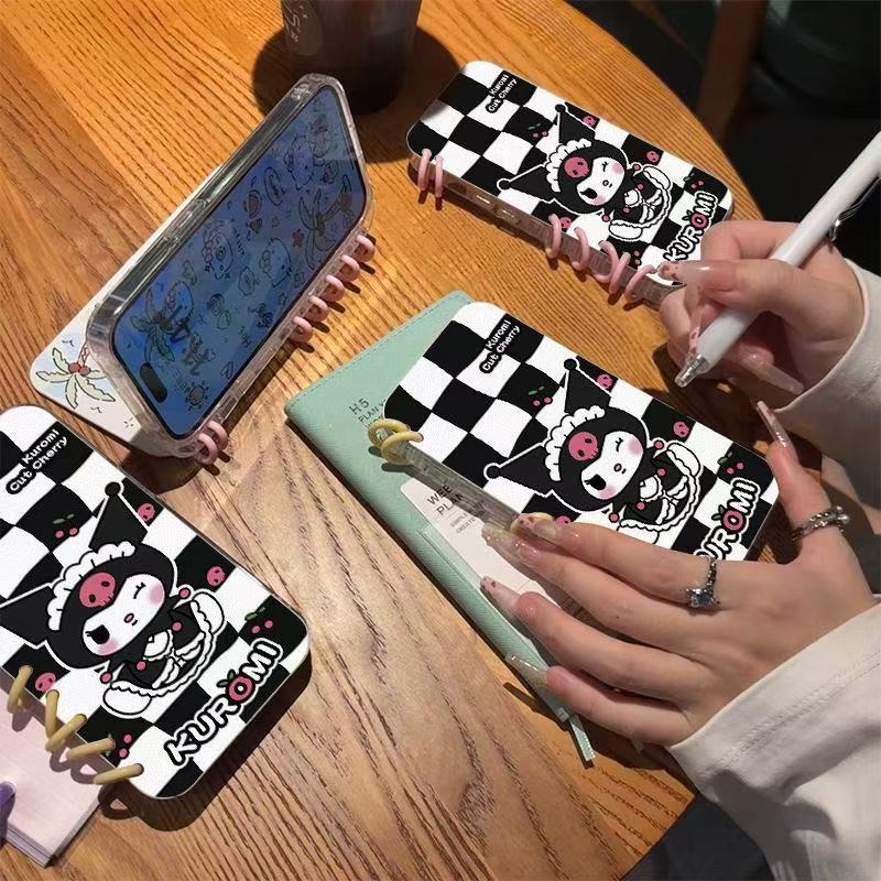 本型スマホケース 「クロミー」が可愛らしくノートテーマ 手帳型スマホケース  キャラクターの柔らかい 折りたたみ式 ノート型 スマホケース  iPhone に対応
