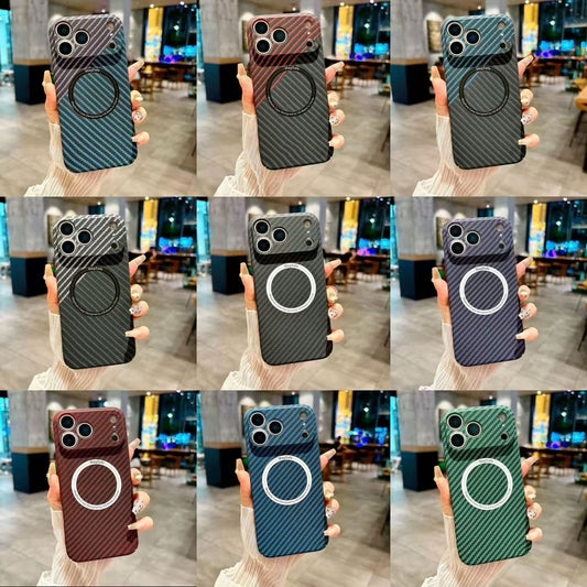 スマホケース  カーボンファイバー柄 プレミアムマグネットスマホケース  耐衝撃・防振性能に優れ、高級感あふれるスマホケースで、iPhone 11~17 に対応